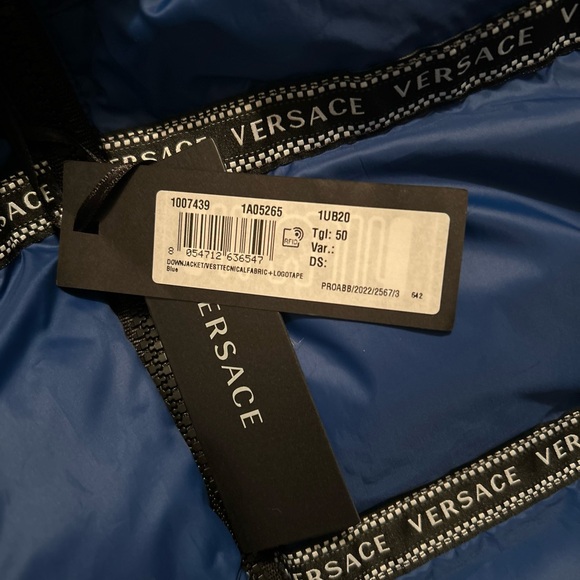 BNWT, Men’s Versace bubble vest, Size L - Picture 6 of 15
